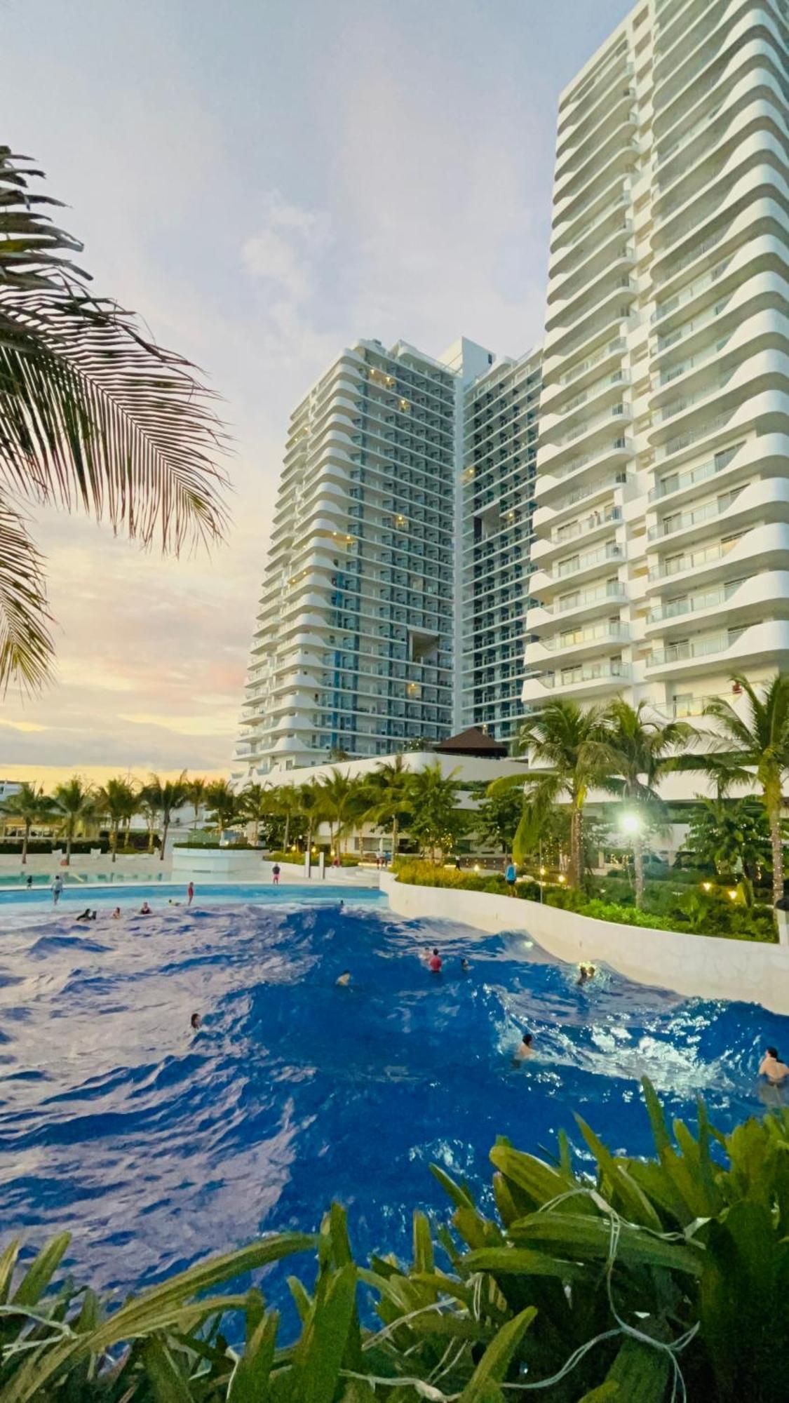 Beach Vibe Condo With Ps4, Mini Karaoke, Board Games In Azure North San Fernando  Exterior foto